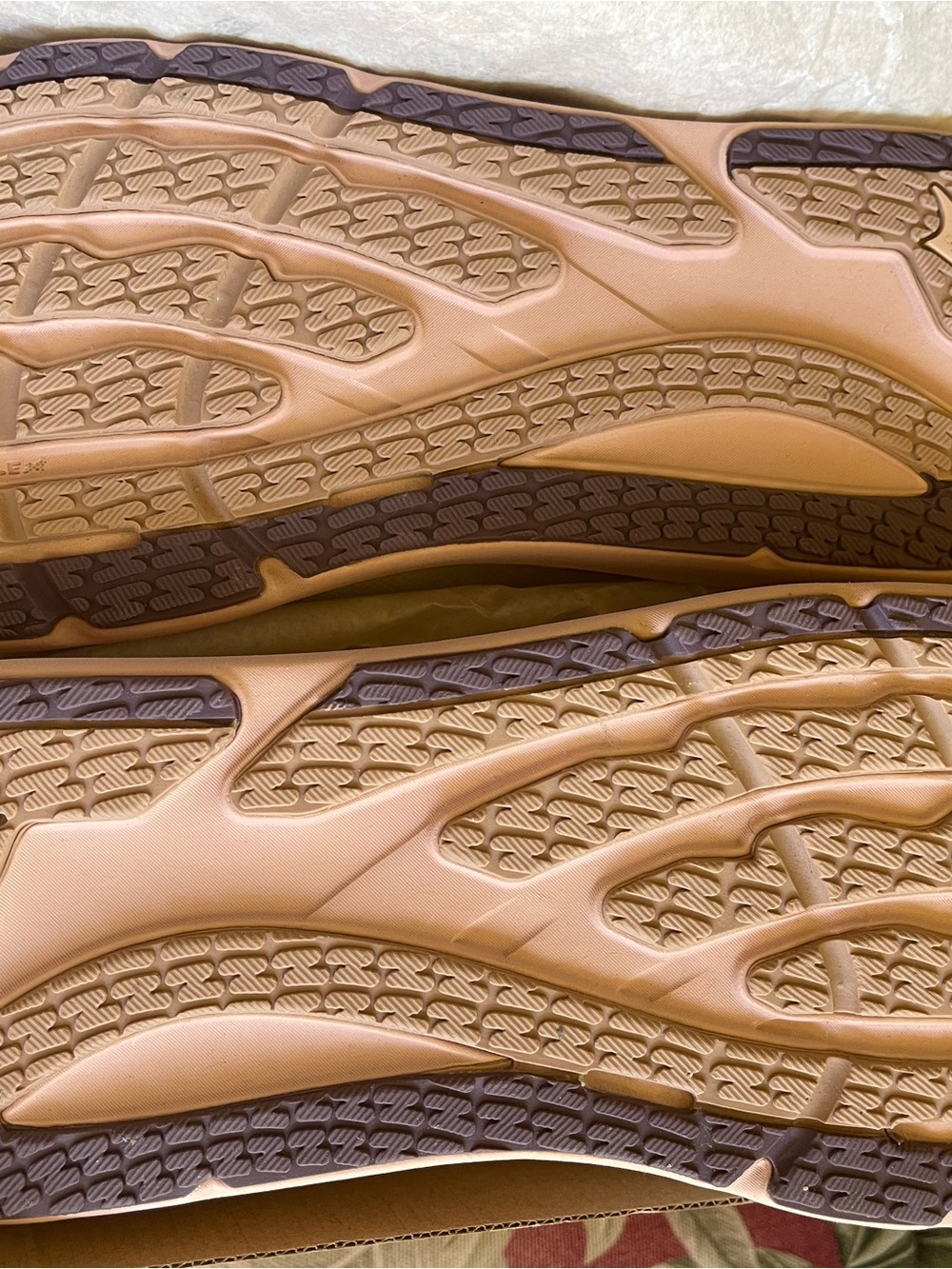 Altra Women's White and Light Pink Road Running Shoes - Picture 3 of 4